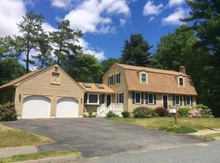 4 Massasoit Cir, Walpole, MA 02081