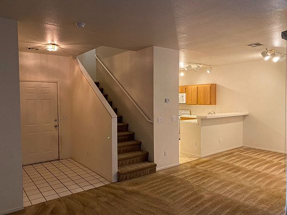 5th image of 251 S Green Valley Pkwy Unit 1012