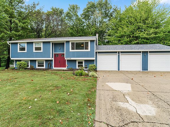 2nd image of 6626 Woodford Ln