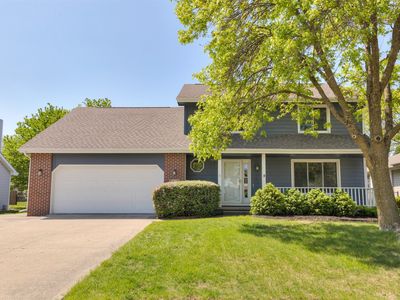 8210 Plum Dr, Urbandale, IA, 50322