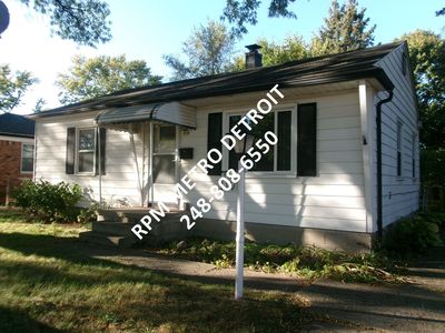 719 E Thirteen Mile Rd, Royal Oak, MI, 48073