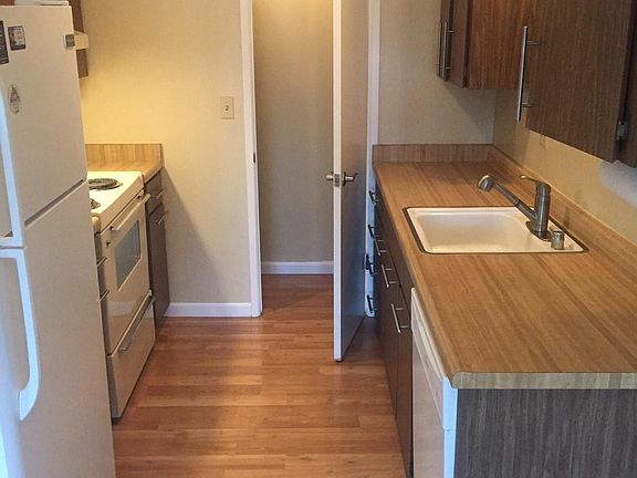 4th image of 561 Saratoga Ave APT 10