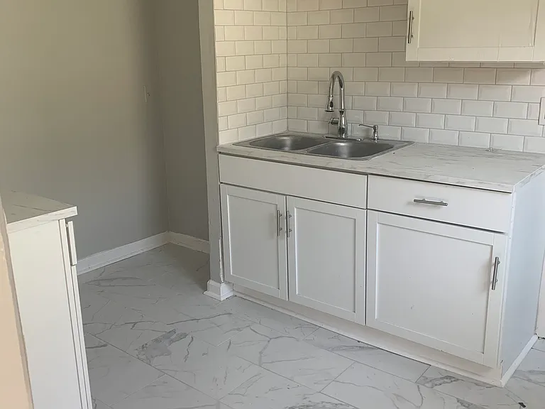 8233 Sandy Ln — Photo 5