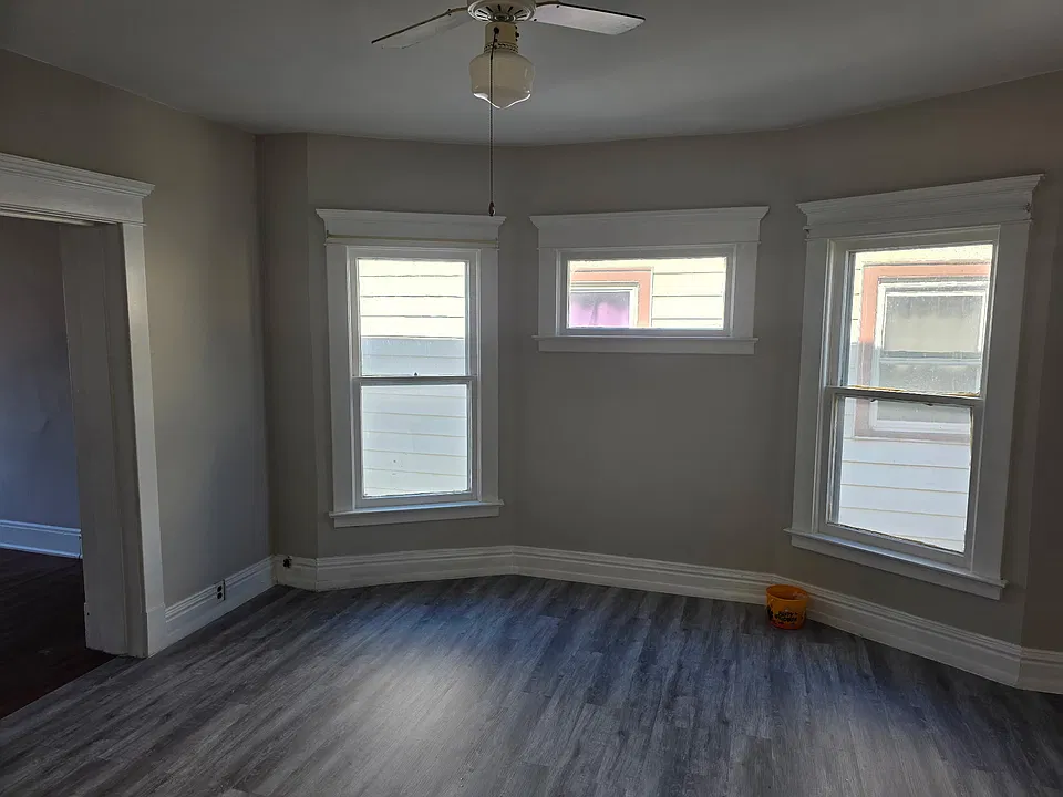 55 Dash St