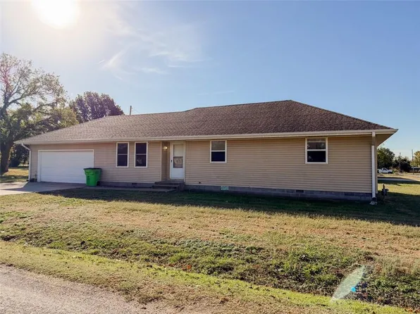 817 W Park St, Cherryvale, KS 67335