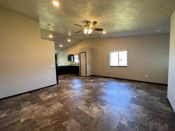 301 Ivy Rd E, Tea, SD 57064