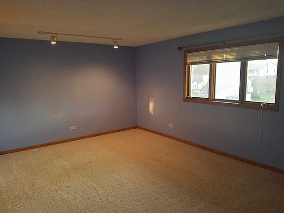 3rd image of 10840 S 84th Ave APT 3b