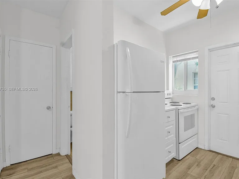 1135 Euclid Ave #202 — Photo 12