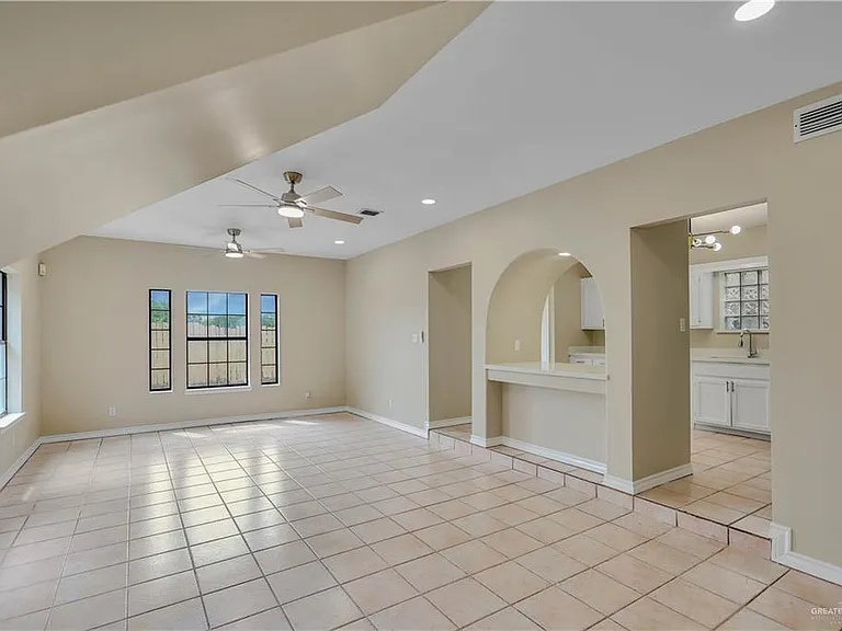 3209 Black Oak Ln — Photo 7