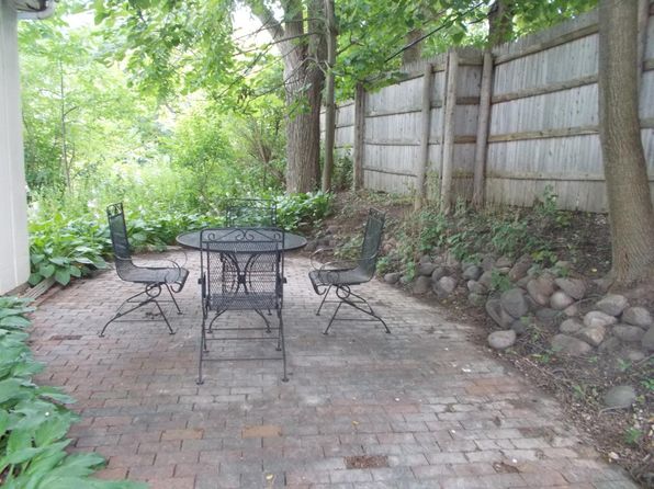 719 Elder Ln, Deerfield, IL 60015