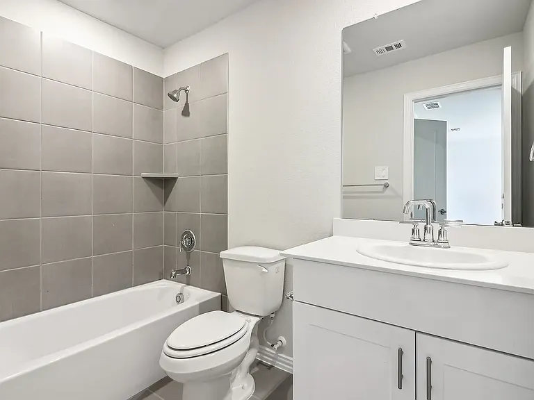 901 Edgehurst Dr — Photo 14