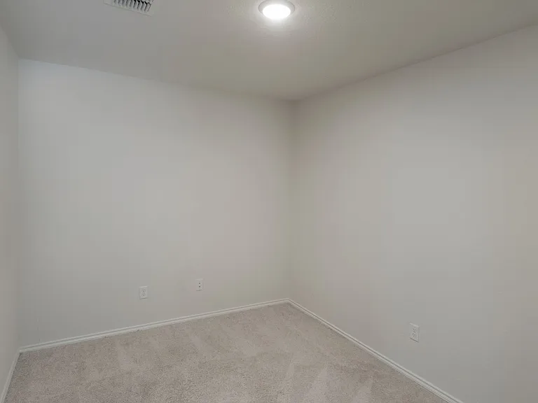 6319 Antares — Photo 4