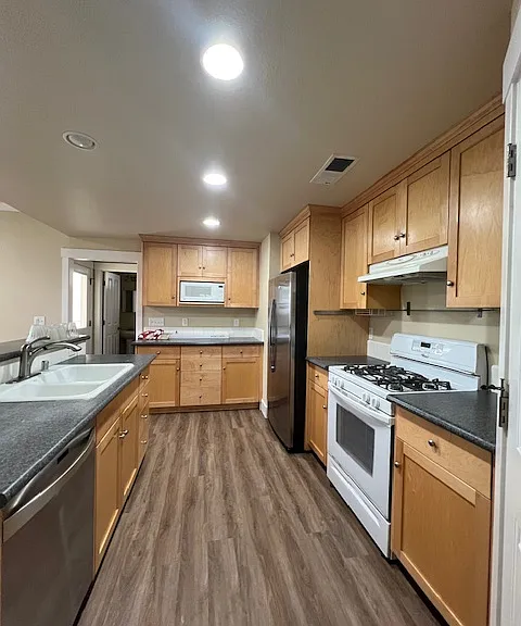 1774 Roth St — Photo 6