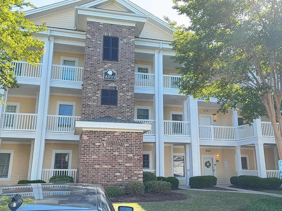 4893 Magnolia Pointe Ln #304