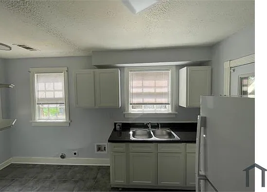 3761 Faxon Ave — Photo 6