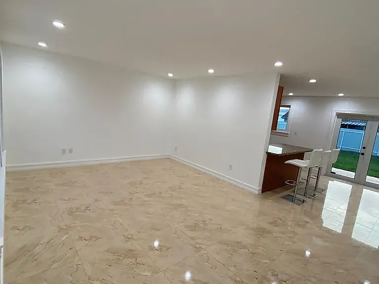 2321 SW 89th Ct — Photo 5