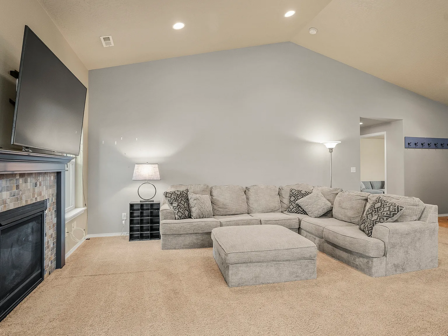 4 bed, 1770 sqft, $3,000 — Photo 4