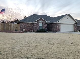 204 Spring Bouquet St, Stephenville, TX 76401