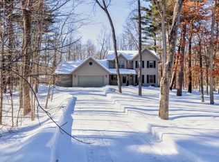 3537 Tanglewood Ln, Suamico, WI 54173