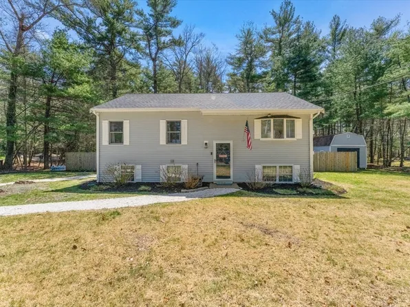 49 Oak St, Pembroke, MA 02359