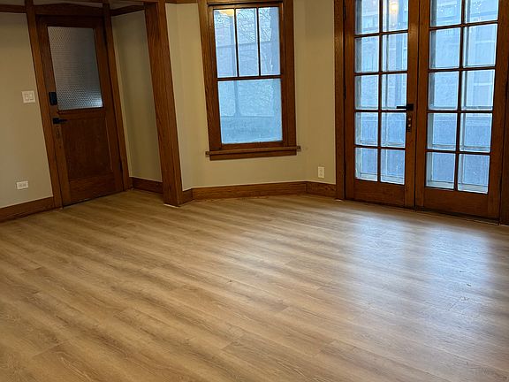5th image of 2123 W Touhy Ave #2