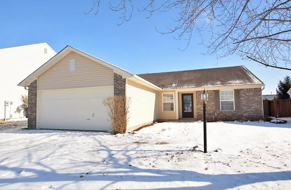 3 bed, 2.0 bath, 1212 sqft, $1,775 — Photo 1