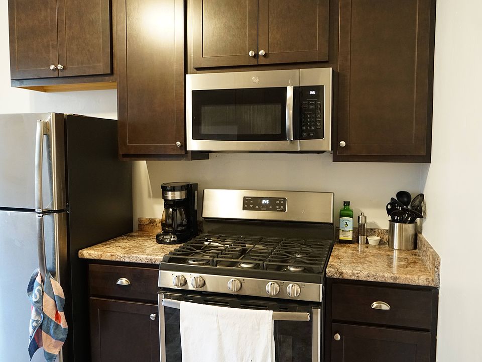1st image of 669 Grand Ave #1B-1Ba