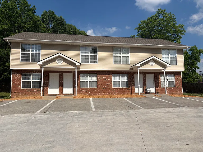 315 Pinehill Dr #2 — Photo 15