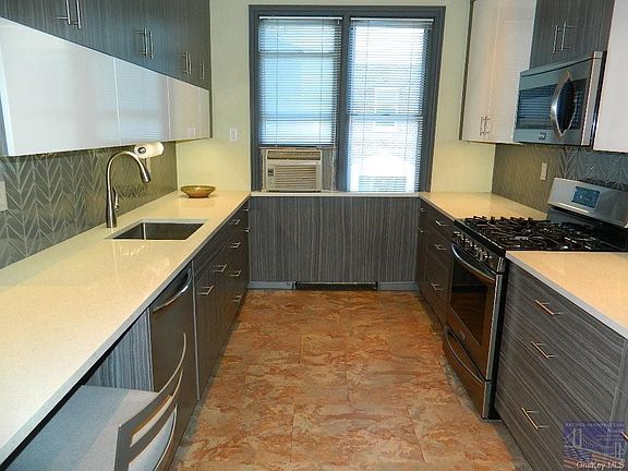 5th image of 840 Palisade Ave APT 1K