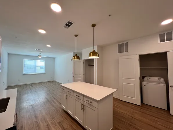(undisclosed Address), Austin, TX 78725