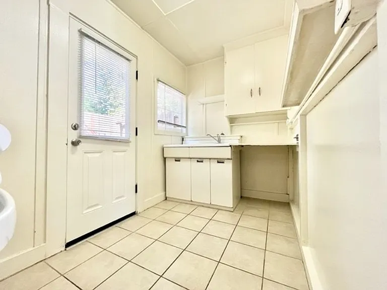 1519 Spruce Ave — Photo 5