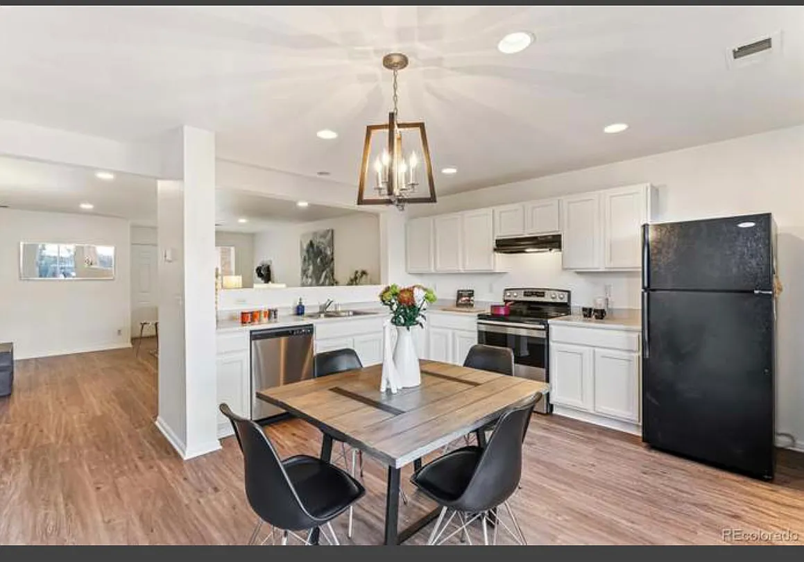 2 bed, 1225 sqft, $2,300 — Photo 4