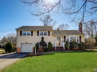 276 Eldon Ct, Ridgewood, NJ 07450