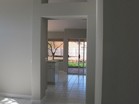3rd image of 36319 Toulon Dr