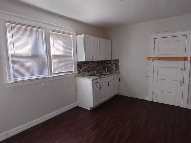 1481 Saint Clair St #1S — Photo 9