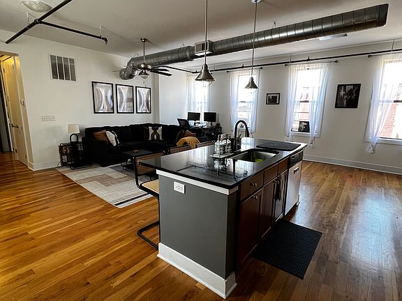 4th image of 1432 Race St #4