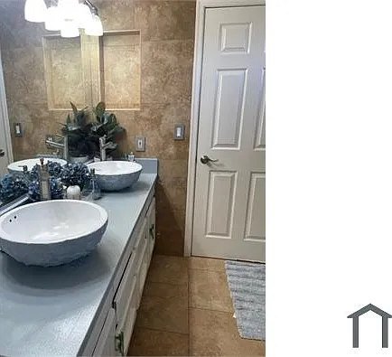 7383 W Utopia Rd — Photo 5