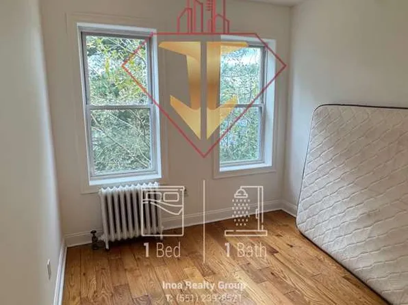 385 Danforth Avenue image 6 of 11