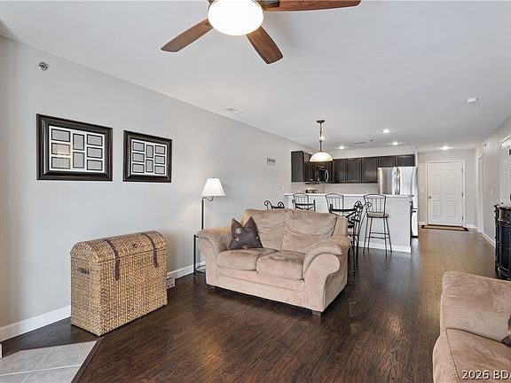 3rd image of 194 Sac Rd #D302