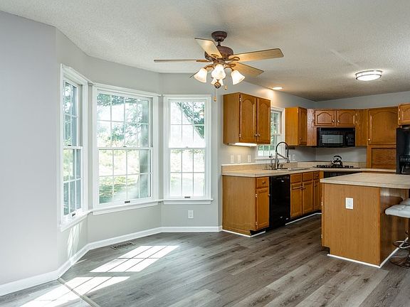 5th image of 441 Queen Anne Ct
