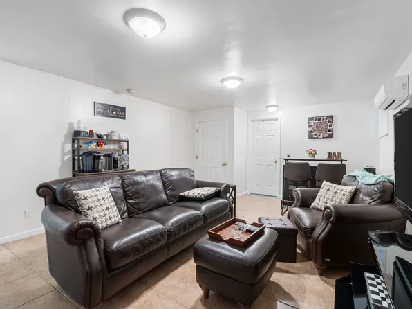 240 Alter Avenue image 6 of 40