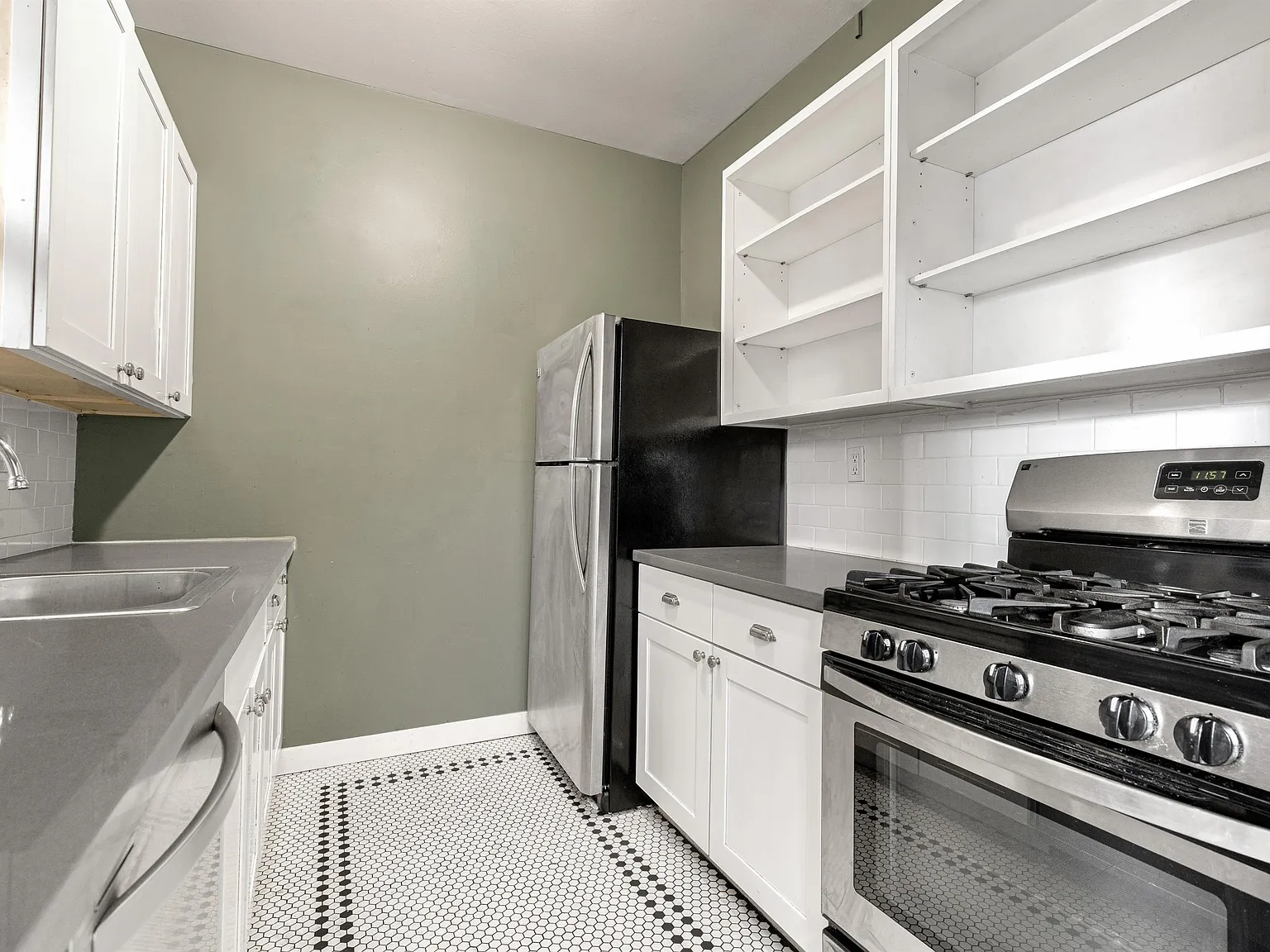304-308 Bell St // Belltown Adams Apartment // Seattle - 21 — Photo 4