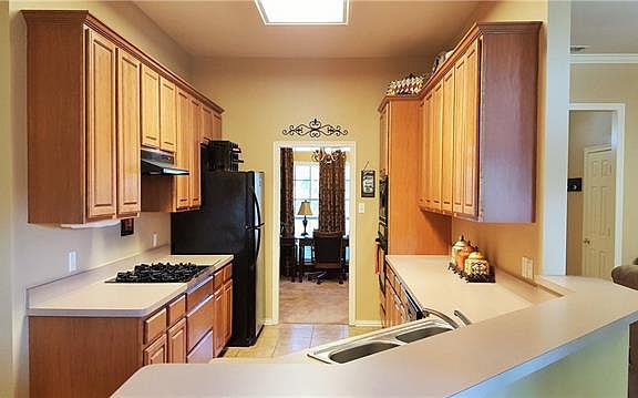 3rd image of 221 Blossom Ln