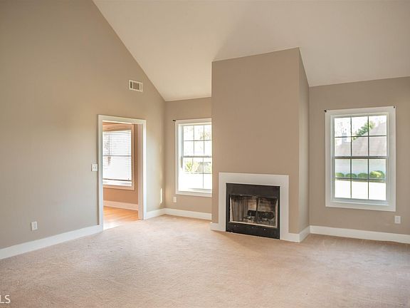 4th image of 1020 Whispering Lakes Dr