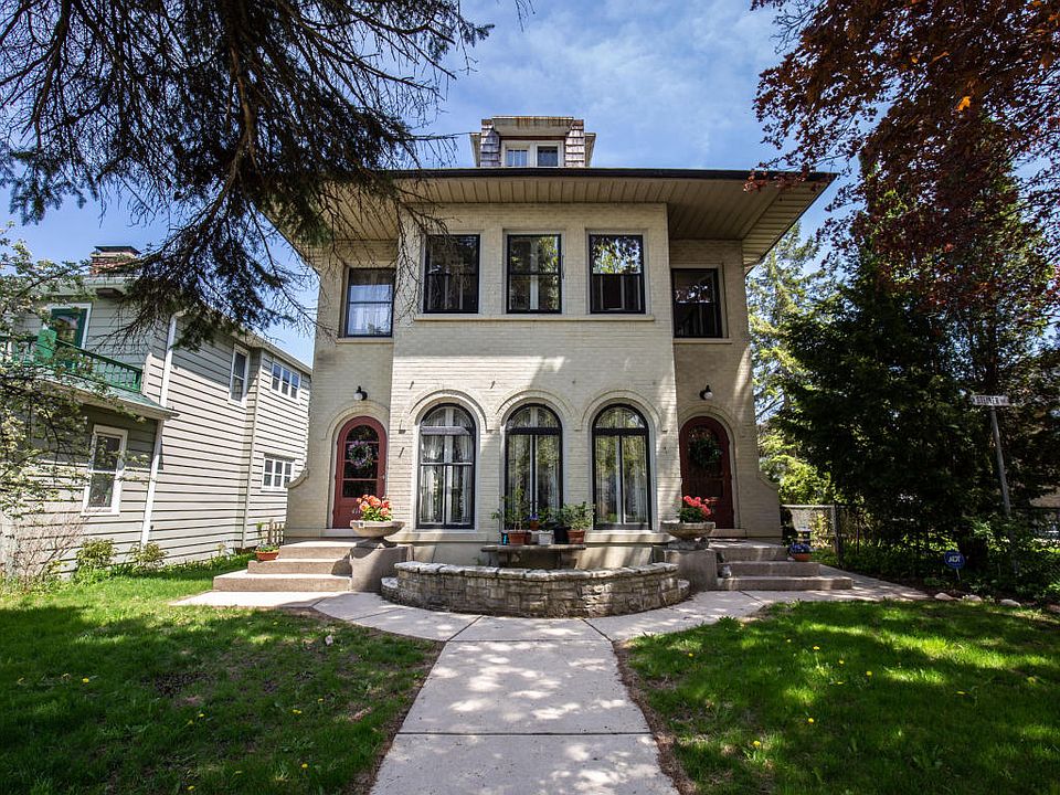 1st image of 4148 N Stowell Ave #2