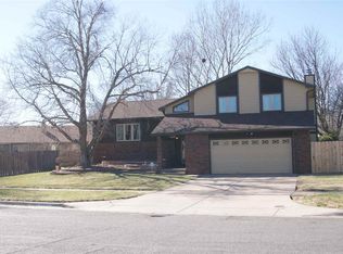 9206 W Westlawn St, Wichita, KS 67212