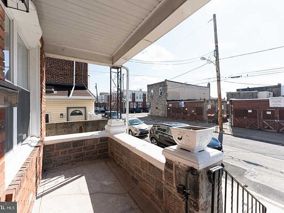 5th image of 2527 E Monmouth St