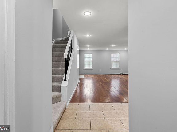 3rd image of 8437 Snowden Oaks Pl