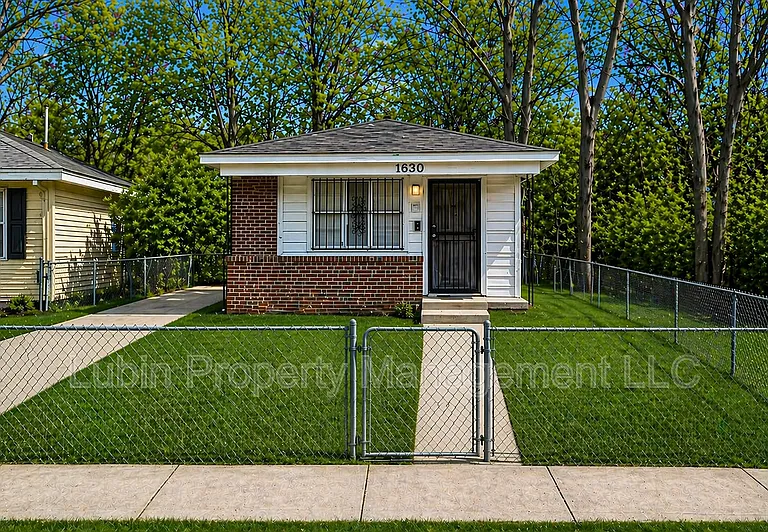 1630 Preston St — Photo 1