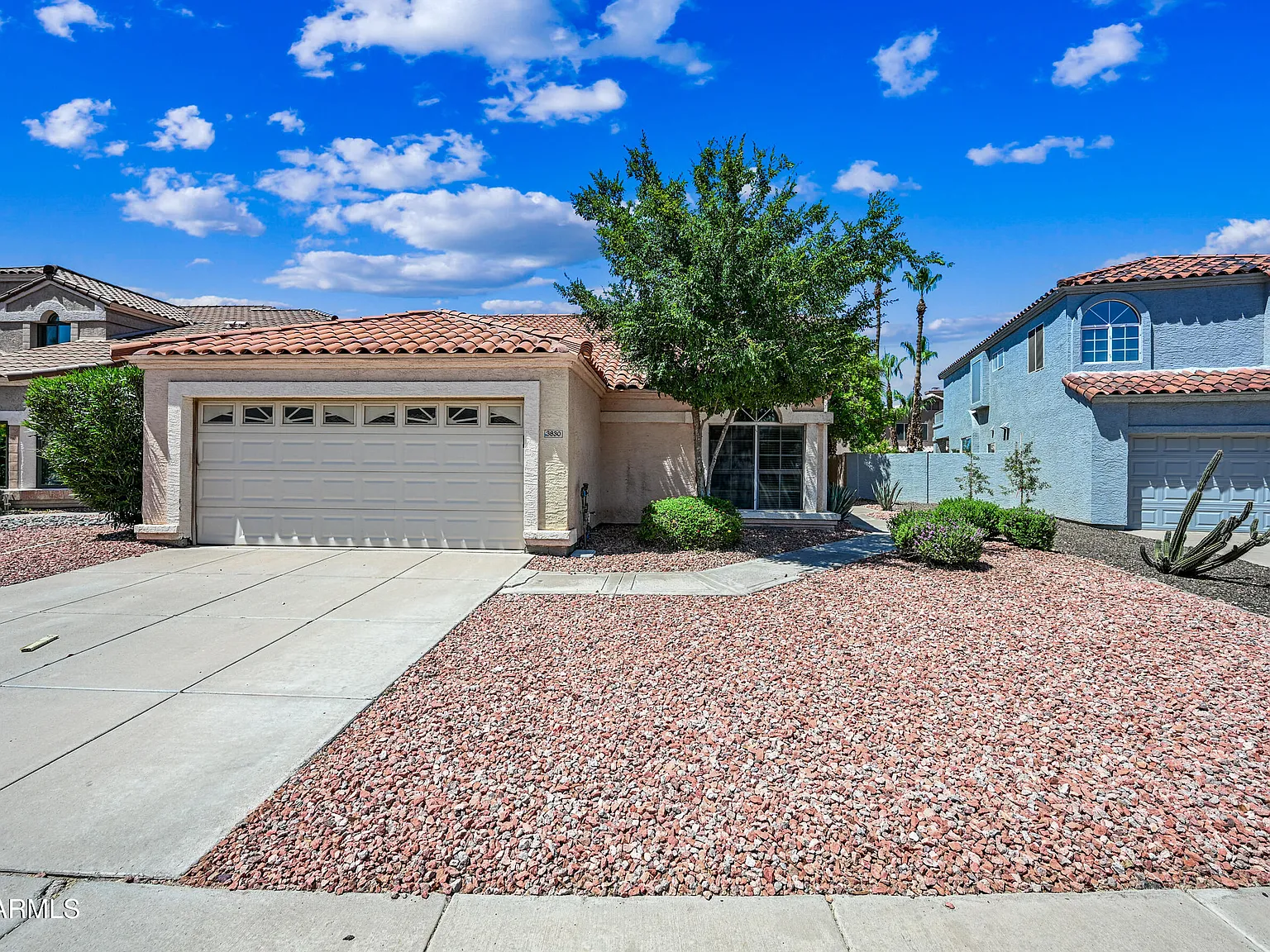 3 bed, 2.0 bath, 1694 sqft, $2,400 — Photo 1
